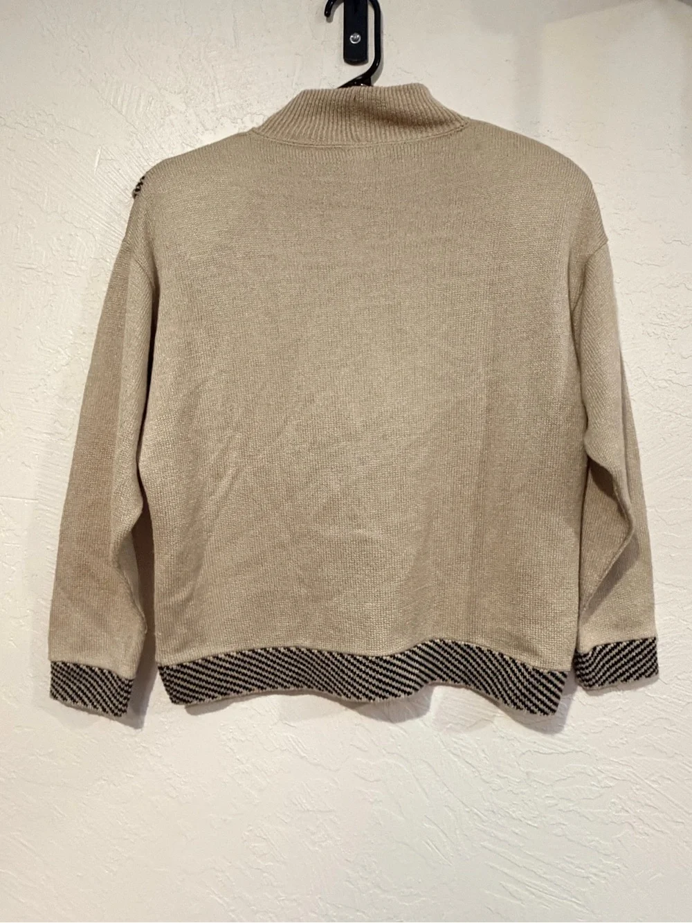 Ami -Beige Women's Knit Sweater with Contrast Trim
